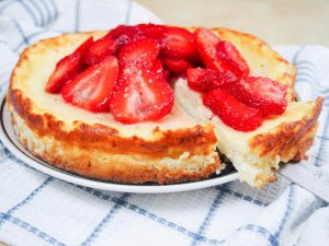 Swedish Cheesecake with Strawberries